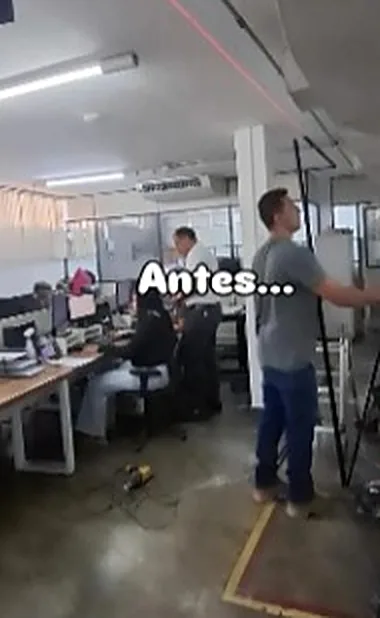 Escritório antes da reforma, em funcionamento